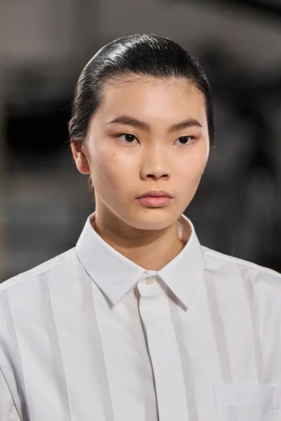 Look 94